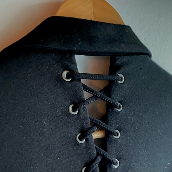 Elizabeth and Jsmes back lace up blazer - Picture 3 of 6